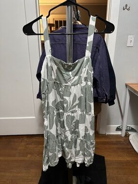 Volcom Sage Green and White Leaf-Print Summer Dress